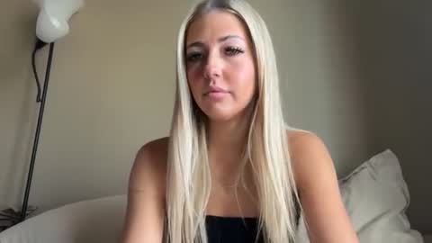 Snapshot of lizzy2bizzy chatting on June 2026 08:13:02 PM lizzy2bizzy online show from June 2026 08:13:02 PM