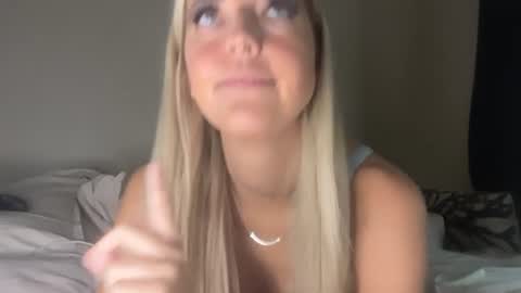 Snapshot of lizzy2bizzy chatting on June 2026 07:37:01 PM lizzy2bizzy online show from June 2026 07:37:01 PM