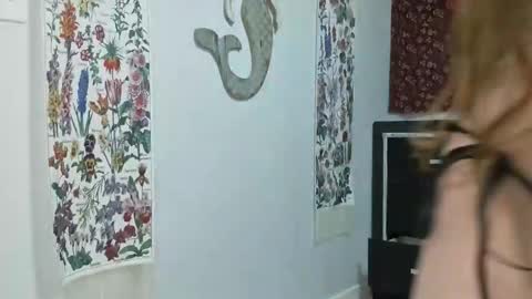 lizzy_fit online show from December 2025 08:39:01 PM