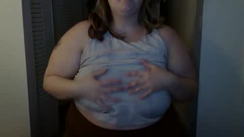 Snapshot of lizzybethxx chatting on January 2025 12:25:01 AM lizzybethxx online show from January 2025 12:25:01 AM