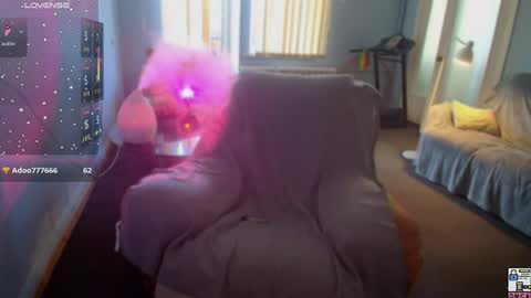 Snapshot of lizzycumm chatting on June 2026 07:11:01 AM lizzycumm online show from June 2026 07:11:01 AM
