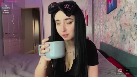 Lizzy 3 online show from March 2026 11:13:01 AM