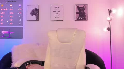 Snapshot of lizzyponcee chatting on May 2026 09:37:01 AM lizzyponcee online show from May 2026 09:37:01 AM