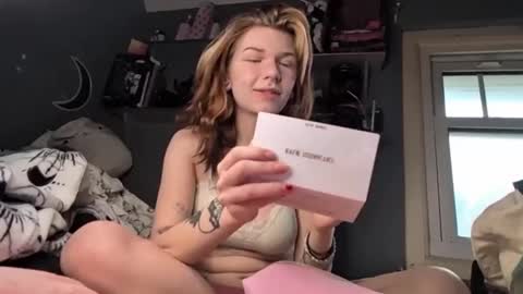 lizzybunny online show from December 2024 02:01:02 PM