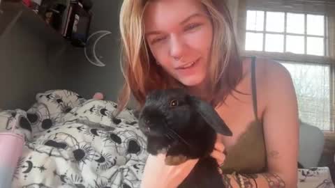 lizzybunny online show from January 2025 02:13:01 PM