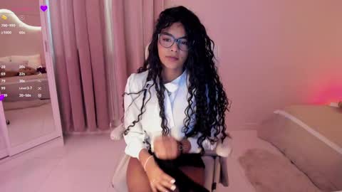 Snapshot of lm_kloeeh chatting on January 2025 11:13:01 PM Kloe see you 28-11  to celebrate my birthday online show from January 2025 11:13:01 PM