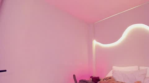 Snapshot of lm_kloeeh chatting on January 2025 11:21:02 PM Kloe see you 28-11  to celebrate my birthday online show from January 2025 11:21:02 PM