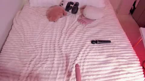 Snapshot of lm_kloeeh chatting on September 2025 12:44:01 AM Kloe see you 28-11  to celebrate my birthday online show from September 2025 12:44:01 AM