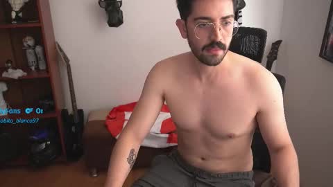 Snapshot of lobito_blanco97 chatting on October 2025 05:03:01 PM Lobito blanco Thefckingwolf main account online show from October 2025 05:03:01 PM