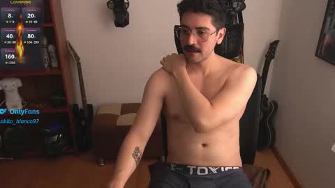 Snapshot of lobito_blanco97 chatting on November 2025 03:45:02 PM Lobito blanco Thefckingwolf main account online show from November 2025 03:45:02 PM