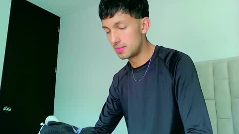 logaan_grey online show from January 2026 06:45:01 PM