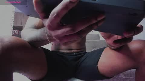 Snapshot of logan_drakex chatting on June 2026 04:33:01 AM LOGAN DRAKE online show from June 2026 04:33:01 AM