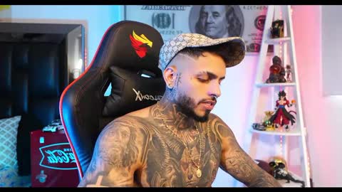 logan_hugh8 online show from February 2025 09:04:02 PM