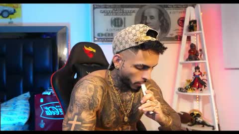 logan_hugh8 online show from February 2025 10:26:01 AM