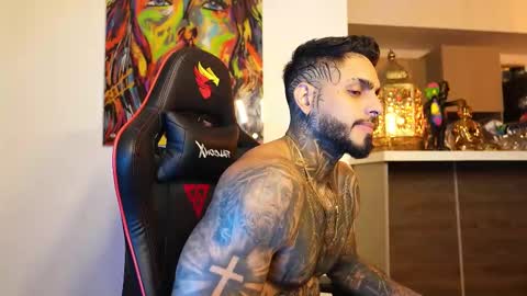 logan_hugh8 online show from September 2025 04:37:02 AM