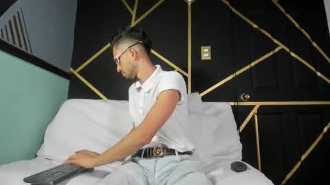 Logan Rogers online show from October 2025 06:59:01 PM