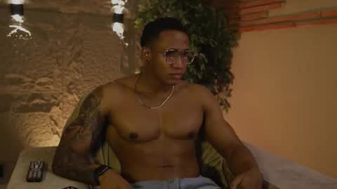 logan_varela online show from October 2025 10:12:02 PM