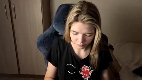 Logan and Katana online show from October 2025 01:07:01 PM