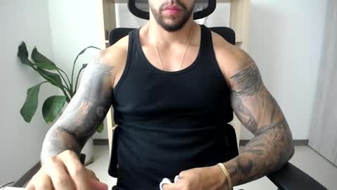 Logan Wolfp online show from May 2026 09:12:02 PM