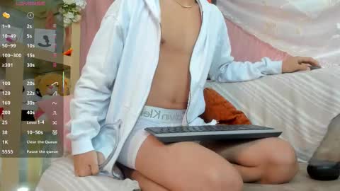 logantwink18 online show from March 2026 11:48:01 AM