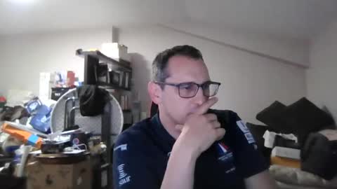 Snapshot of loic31_31 chatting on May 2026 03:09:01 PM loic31 online show from May 2026 03:09:01 PM