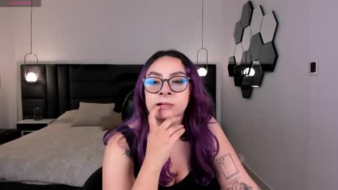 Snapshot of loiseharper chatting on June 2026 07:07:01 PM Loise online show from June 2026 07:07:01 PM