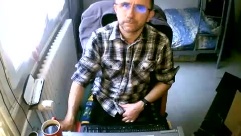 Snapshot of lokoum39 chatting on December 2024 11:01:01 AM lokoum39 online show from December 2024 11:01:01 AM