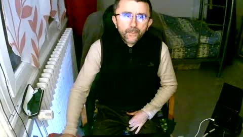 Snapshot of lokoum39 chatting on December 2024 04:17:01 PM lokoum39 online show from December 2024 04:17:01 PM