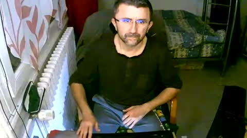 Snapshot of lokoum39 chatting on December 2024 06:20:02 PM lokoum39 online show from December 2024 06:20:02 PM