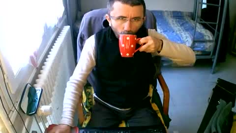 Snapshot of lokoum39 chatting on December 2024 11:18:02 AM lokoum39 online show from December 2024 11:18:02 AM