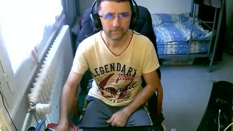 Snapshot of lokoum39 chatting on December 2024 12:05:01 PM lokoum39 online show from December 2024 12:05:01 PM