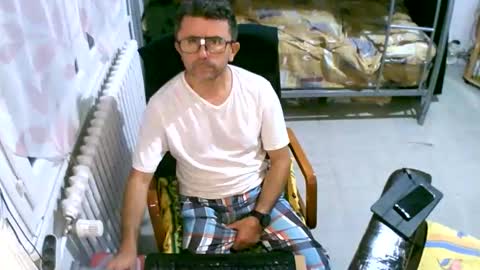 Snapshot of lokoum39 chatting on September 2025 06:29:02 PM lokoum39 online show from September 2025 06:29:02 PM