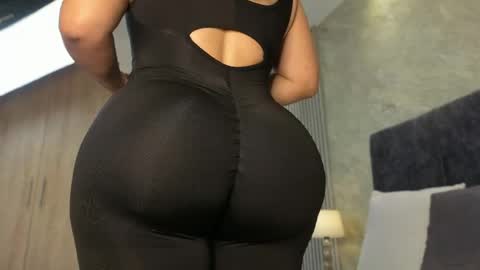 Snapshot of lola__sweet0591 chatting on April 2026 11:25:02 AM Lola Sweet online show from April 2026 11:25:02 AM