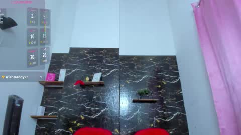 LOLA online show from November 2025 10:21:01 PM