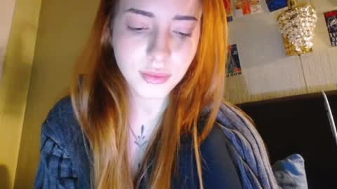 Snapshot of lola_dinky chatting on February 2025 10:58:01 PM Lola online show from February 2025 10:58:01 PM