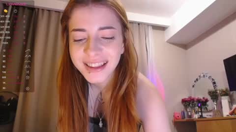 Snapshot of lola_dinky chatting on March 2025 06:44:01 PM Lola online show from March 2025 06:44:01 PM