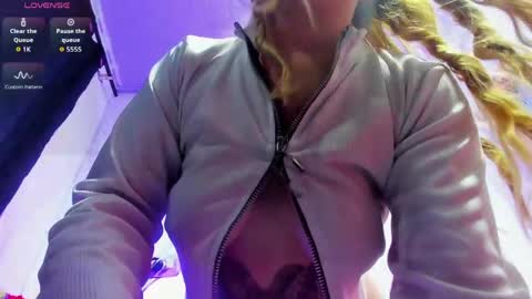 Snapshot of lola_wish chatting on May 2026 12:59:02 AM lola_wish online show from May 2026 12:59:02 AM