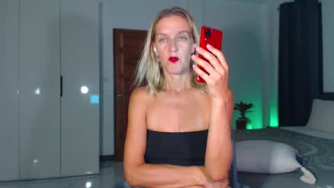 Snapshot of lolaaelita chatting on February 2026 12:53:02 PM Lola online show from February 2026 12:53:02 PM