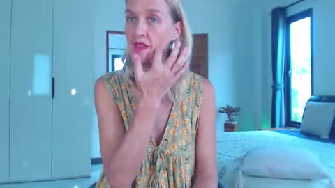 Snapshot of lolaaelita chatting on February 2026 05:28:02 AM Lola online show from February 2026 05:28:02 AM