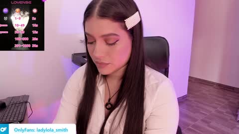 lolaasmith_21 online show from January 2025 07:52:01 PM