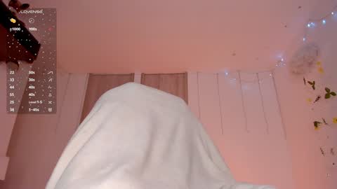 Snapshot of lolaberry_ chatting on January 2025 01:21:02 PM  Lola Berry  online show from January 2025 01:21:02 PM