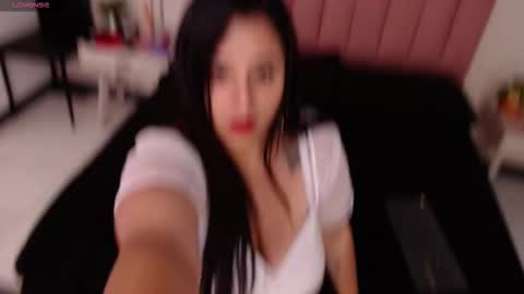 lolagolden1 online show from September 2025 11:24:01 AM