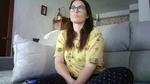 Snapshot of lolahueso chatting on April 2026 02:23:02 PM LOLA HUESO y ERIC online show from April 2026 02:23:02 PM