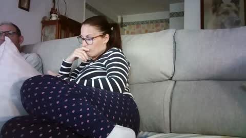 Snapshot of lolahueso chatting on April 2026 05:30:01 PM LOLA HUESO y ERIC online show from April 2026 05:30:01 PM