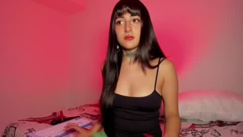 Snapshot of lolaleah_ chatting on June 2026 04:54:01 AM Lola online show from June 2026 04:54:01 AM