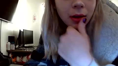 Lola Lixx online show from November 2025 12:09:02 PM