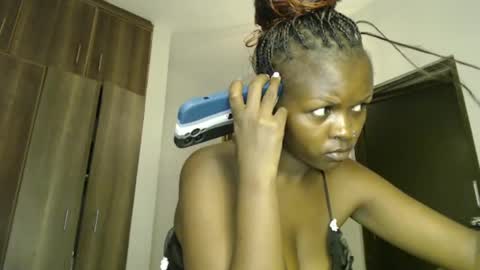 lolamia7 online show from February 2025 03:43:01 PM