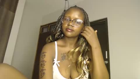 lolamia7 online show from March 2025 04:13:01 AM