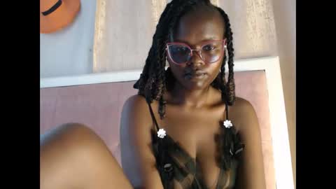 lolamia7 online show from November 2025 06:14:01 AM