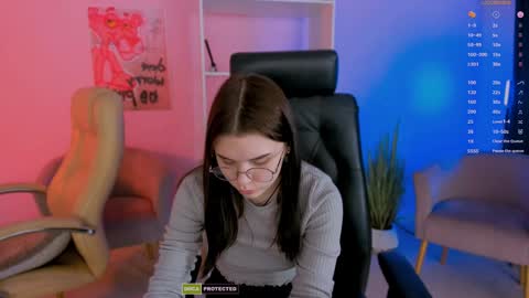 Snapshot of lolamrrr chatting on February 2025 04:04:01 PM Lola pvt is OPEN online show from February 2025 04:04:01 PM